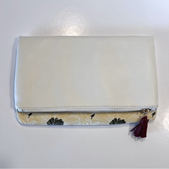 Rachel Pally Reversible Vegan Clutch - Picture 4 of 9
